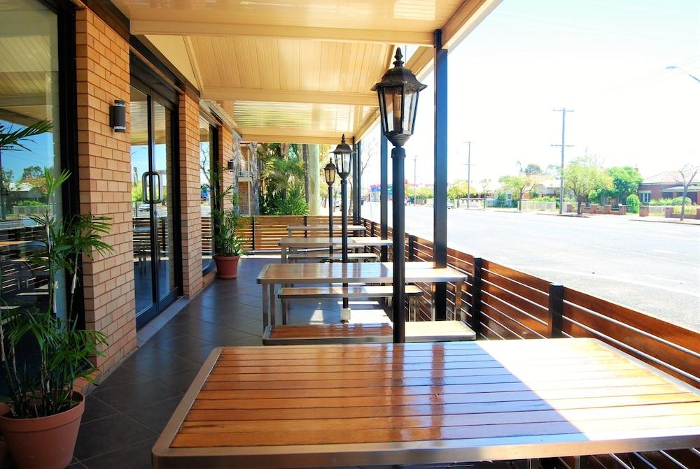 Golden West Motor Inn Dubbo Bagian luar foto
