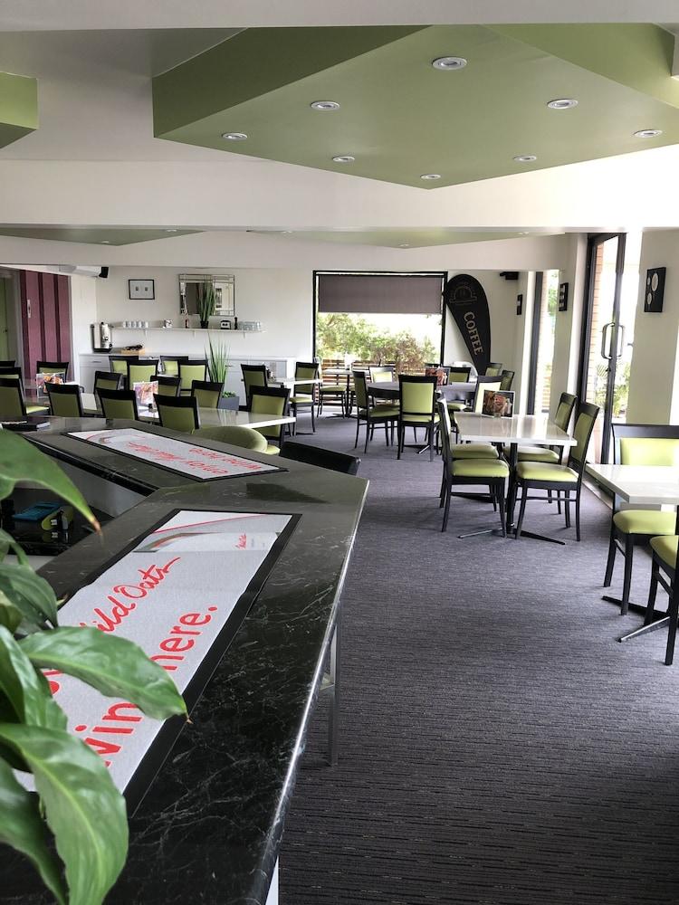 Golden West Motor Inn Dubbo Bagian luar foto