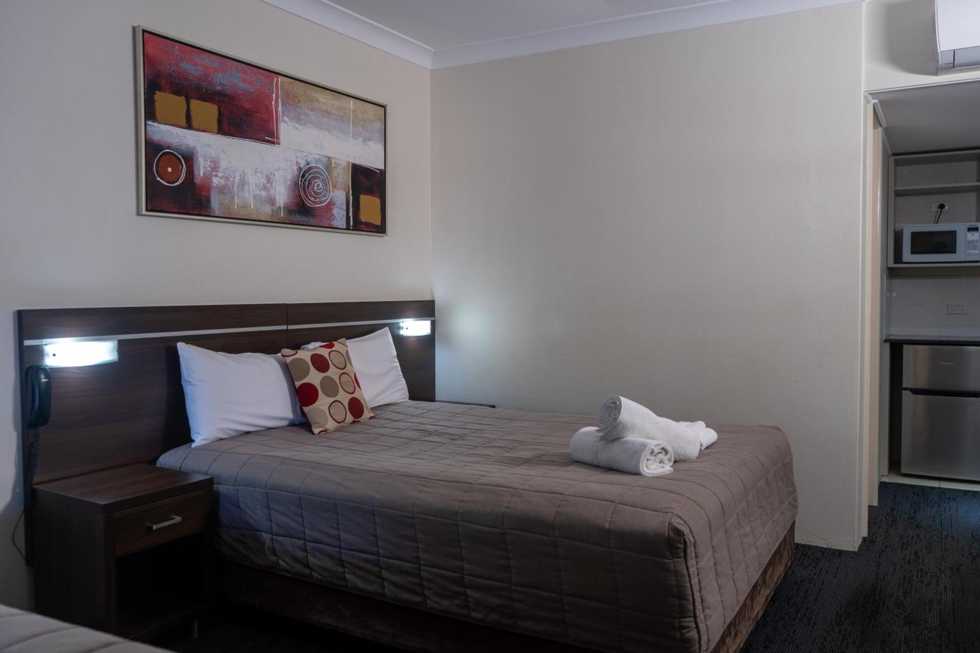 Golden West Motor Inn Dubbo Bagian luar foto