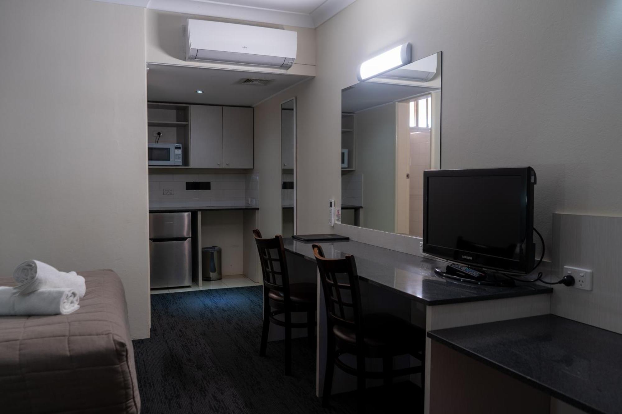 Golden West Motor Inn Dubbo Bagian luar foto