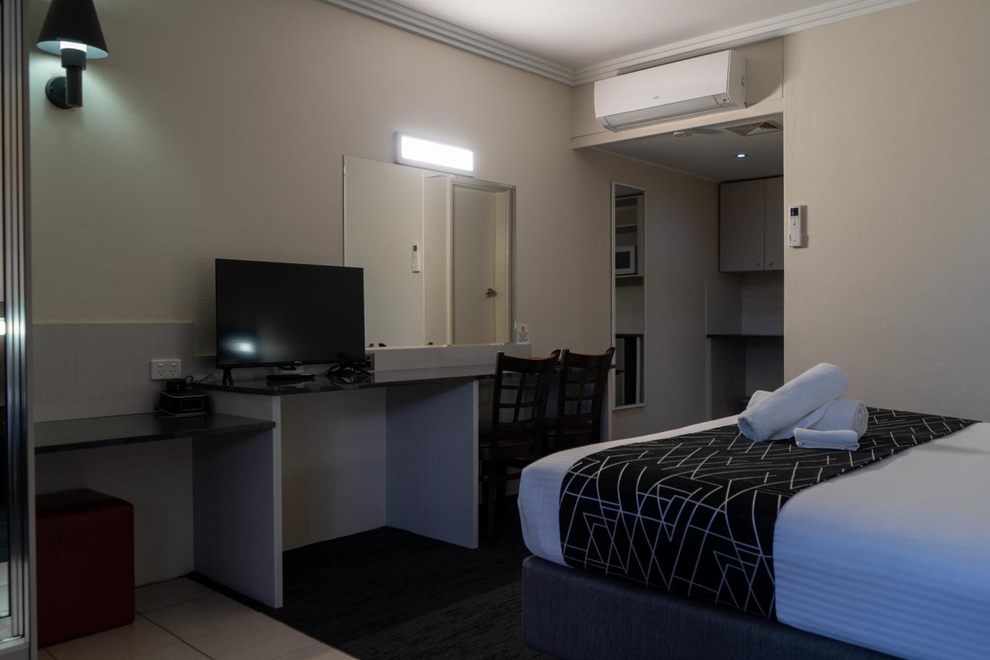 Golden West Motor Inn Dubbo Bagian luar foto