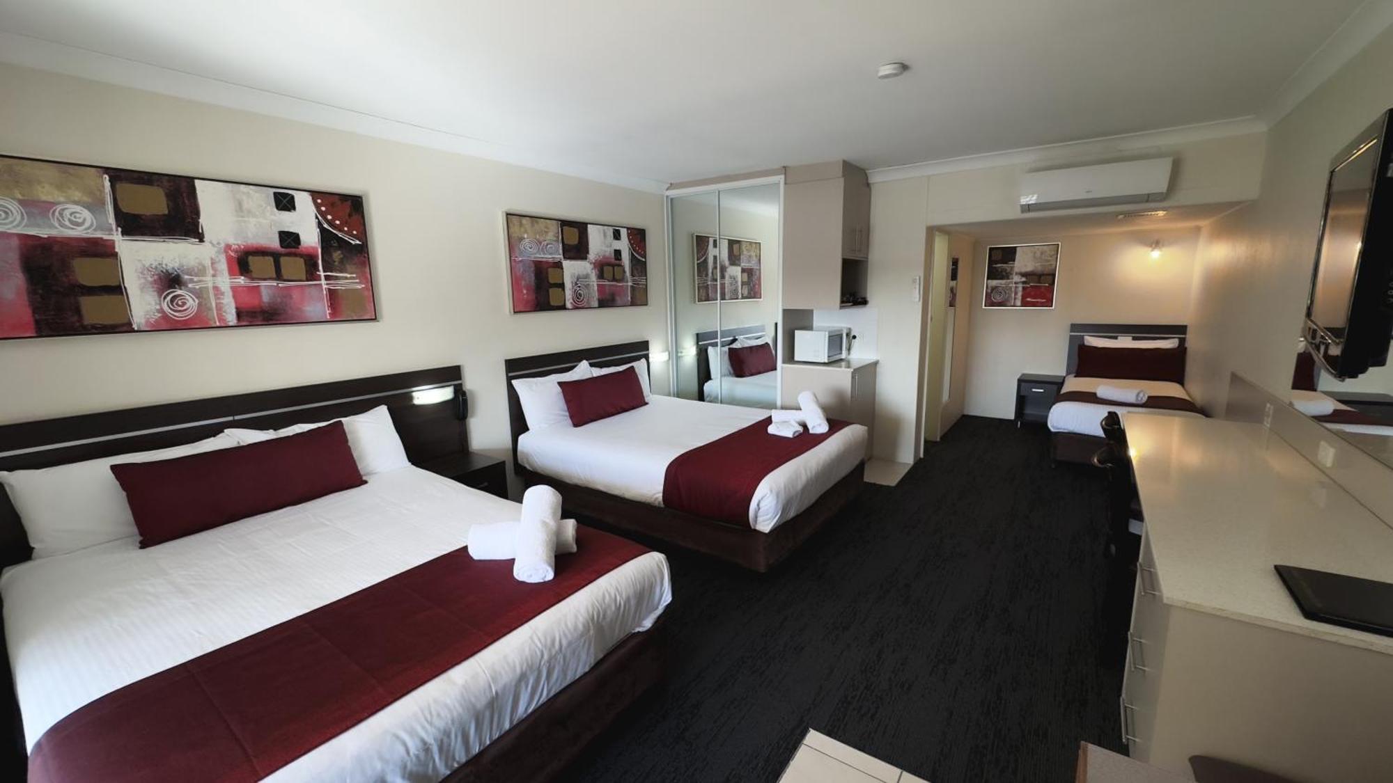 Golden West Motor Inn Dubbo Bagian luar foto