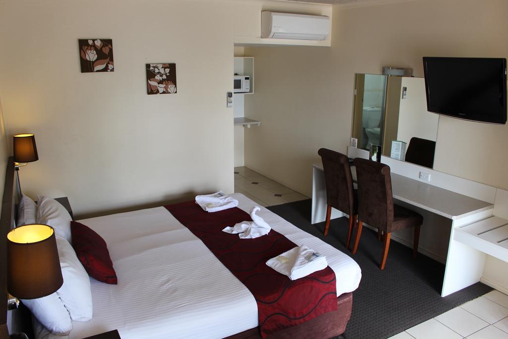 Golden West Motor Inn Dubbo Bagian luar foto