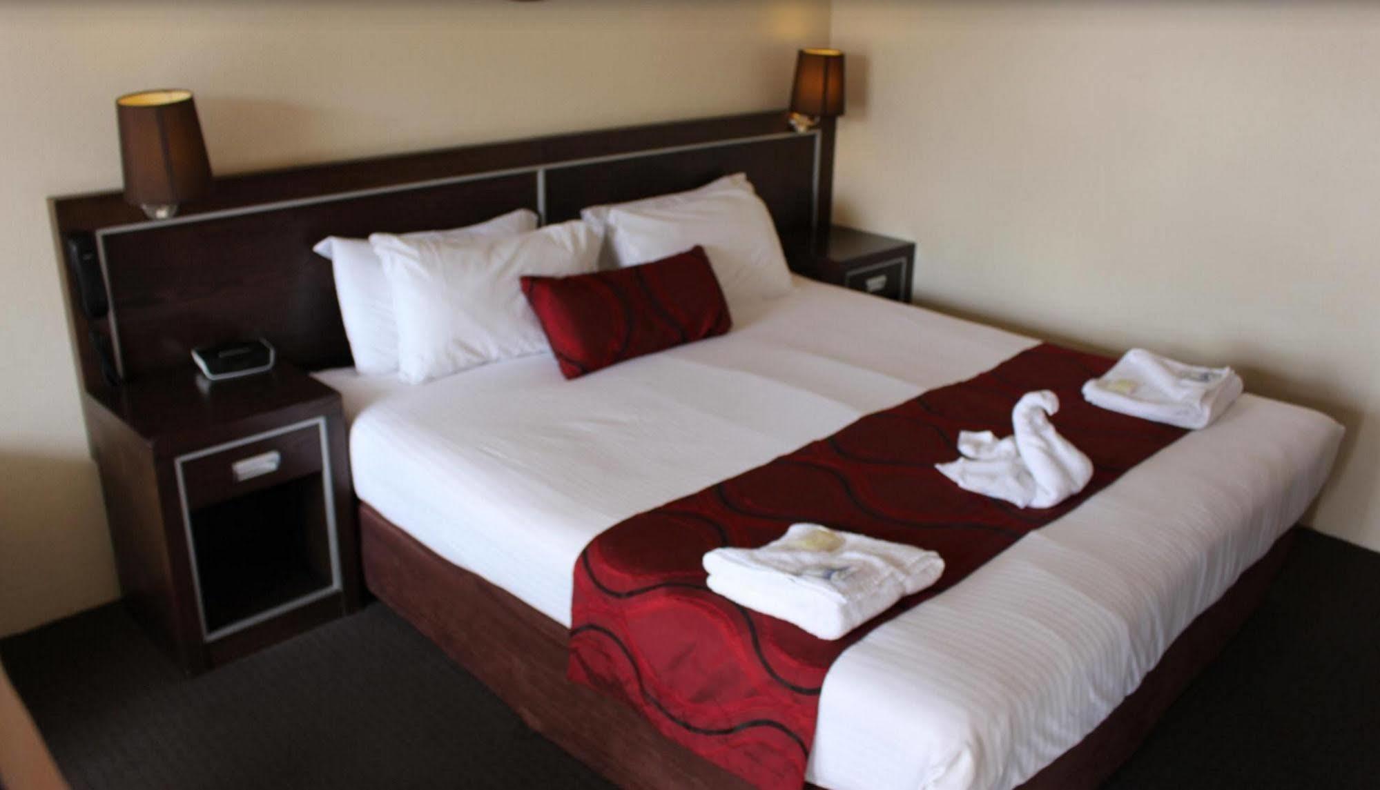 Golden West Motor Inn Dubbo Bagian luar foto